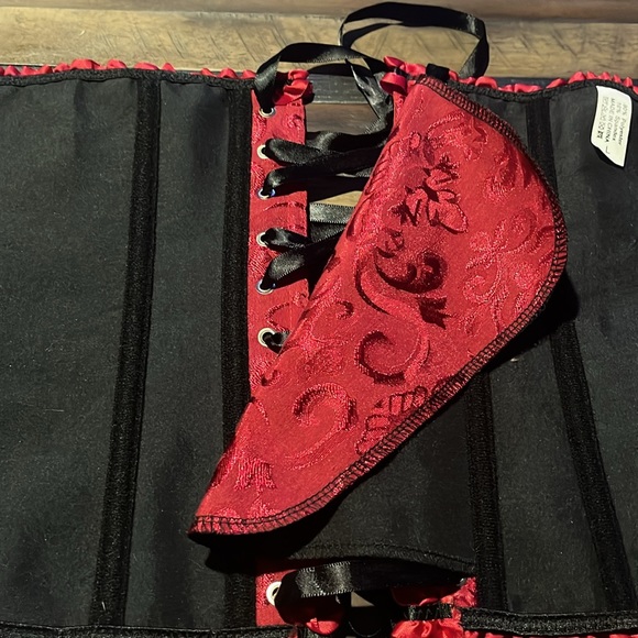 NWOT Corset top L - Picture 8 of 8